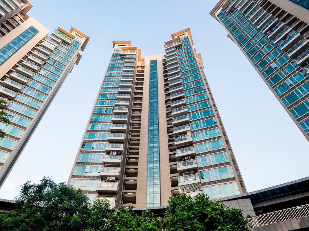 廊桥国际装修漂亮两房,好位置,好房子,安静看花园,深圳福田皇岗皇御苑