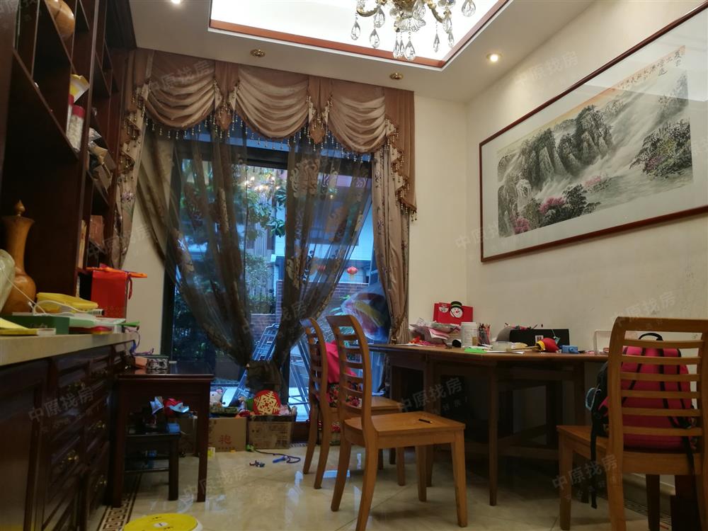 曦湾华府叠加别墅,上下三层,豪装七房,实用八百平